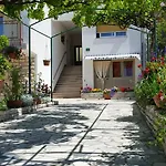 Apartment Paradiso