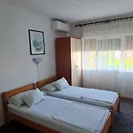 Paradiso Apartment *