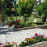 Apartment Paradiso