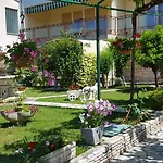 Apartment Paradiso *